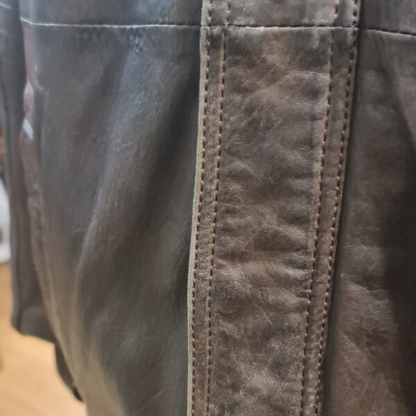 Teinture fermeture cuir - avant